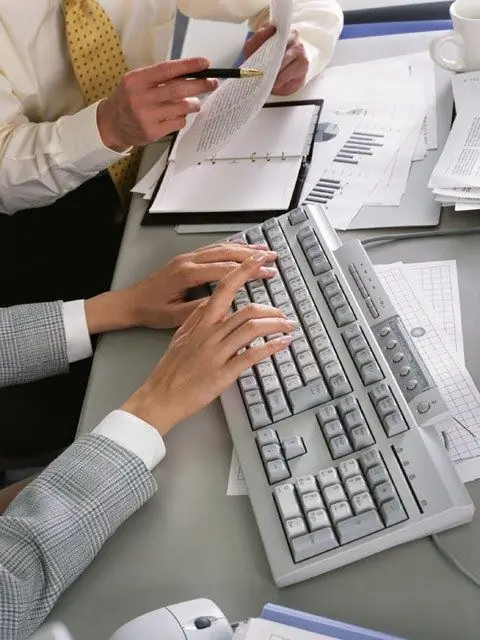 Hoe om staatsbelasting uit 'n geslote rekening te betaal